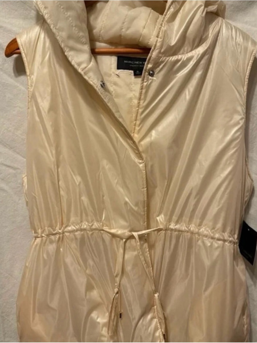 Marc New York Satin-Effect Hooded Puffer Vest in Cream